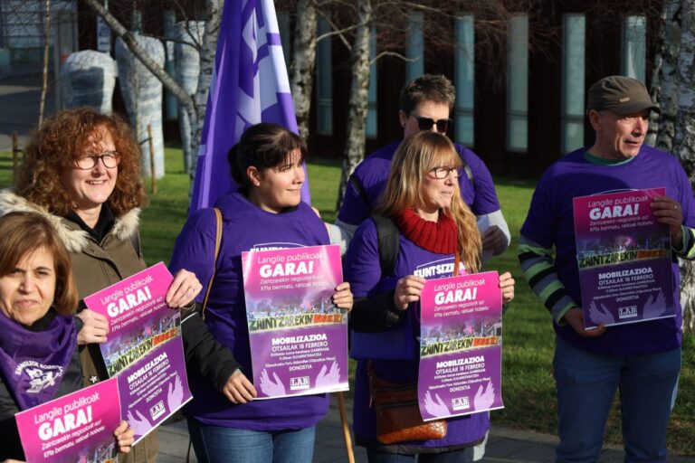 Zaintzarekin negoziorik ez egitea eskatu eta arlo honetako langileen izaera publikoa aldarrikatu dugu