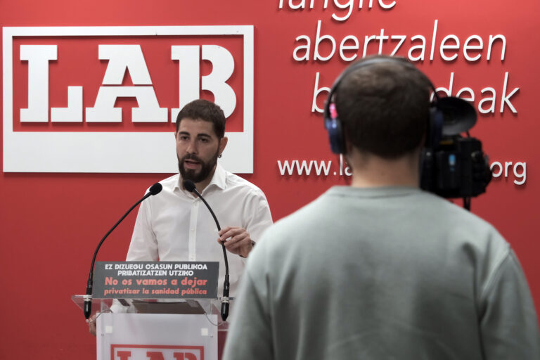 Osasunbideko esklusibotasunari dagokionez, Nafarroako Gobernuak konfirmatu du gaizki jokatu dutela eta Ustelkeriaren Aurkako Bulegoak onartu egin du LABek salatutako egoera