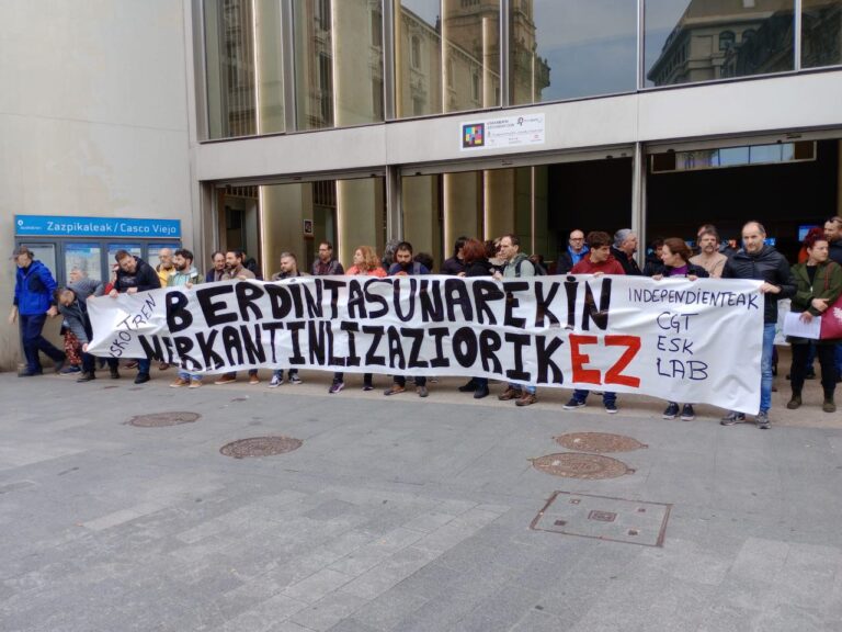 Euskotreneko Independienteek eta LABek mobilizazioa egin dute berdintasunaren inguruko ikastaro bat borondatezkoa dela salatzeko