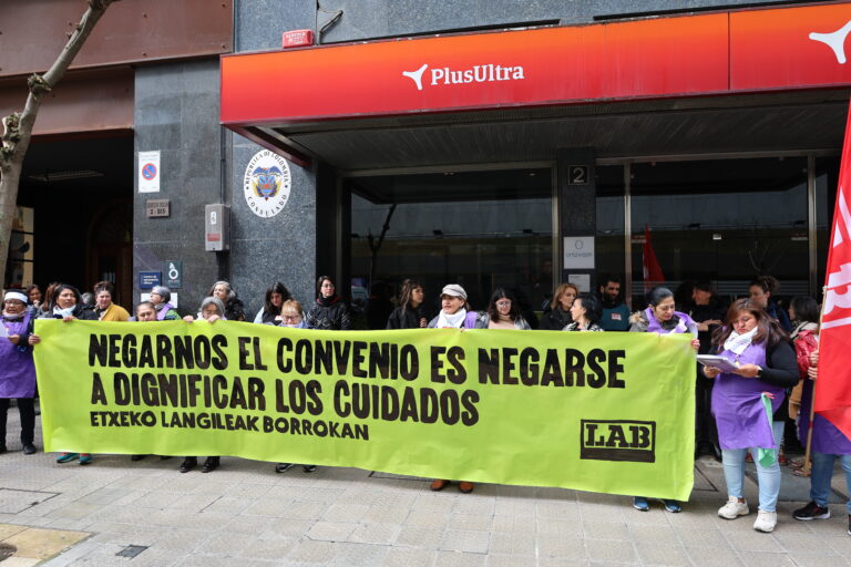 Salatu dugu etxeko langileen hitzarmena negoziatzeari uko egitea lan hau duintzeari uko egitea dela