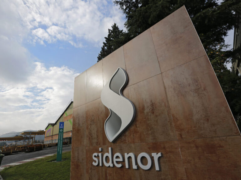 Azkoitiko lan-zentroko ABEEEa bertan behera uzteko eskatu diogu Sidenorreko zuzendaritzari