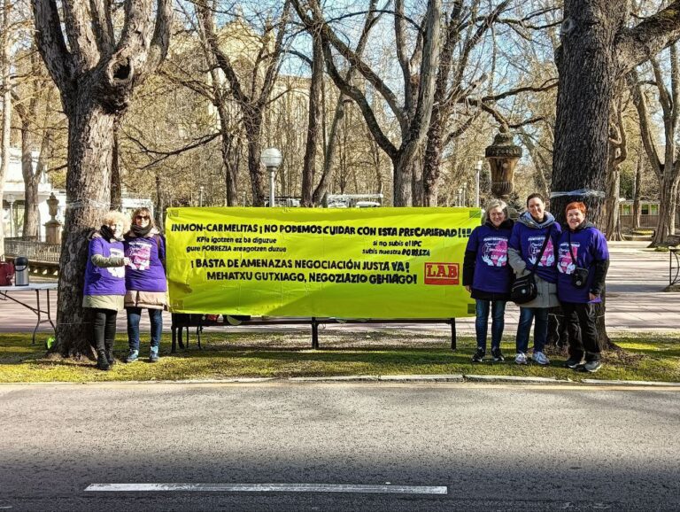 LABek hainbat jarduera egin ditu Gasteizko Inmon Carmelitaseko langileen egoera salatzeko