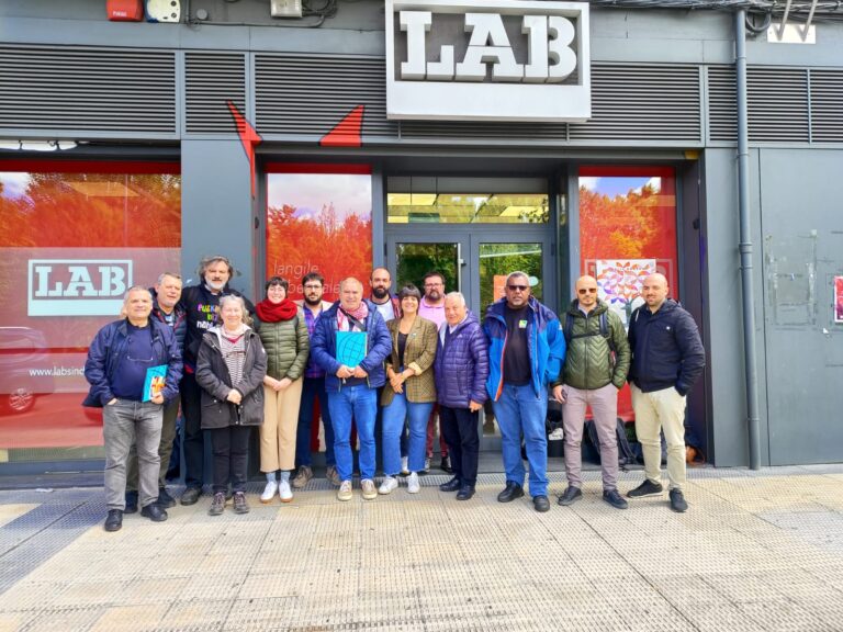 Estaturik gabeko nazioetako sindikatuen plataformak fase berri bat ireki du Iruñean