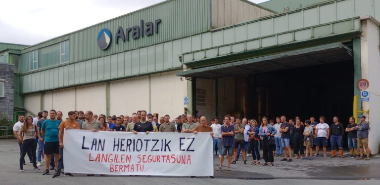 %100eko jarraipena izan du Amezketako Aralar paper lantegian izandako laneko heriotzaren aurreko lanuzteak