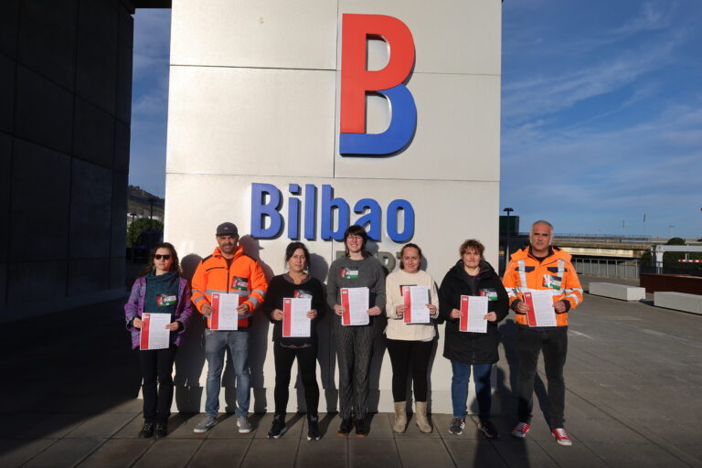 Israelera armak bidaltzea errazteari uzteko eskatu diogu Portu Agintaritzari