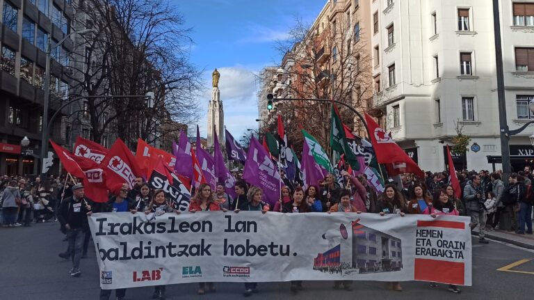 El profesorado y el personal de cocina y limpieza del Departamento de Educación da la CAV entra en el segundo turno del ciclo de huelga