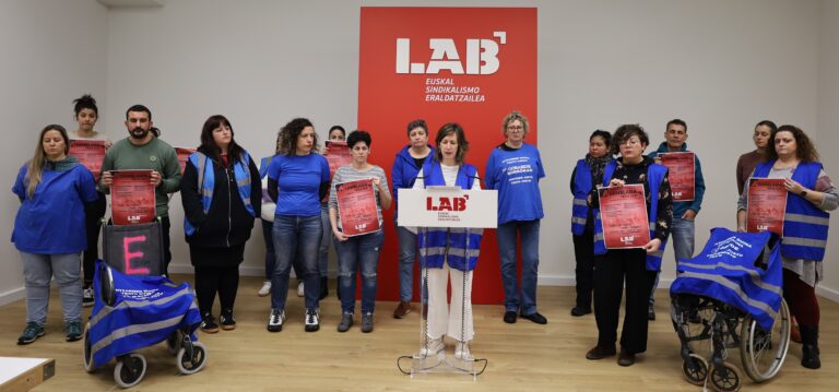 LAB señala que los y las trabajadoras de diversidad funcional son trabajadoras públicas y reclama la publificación del sector