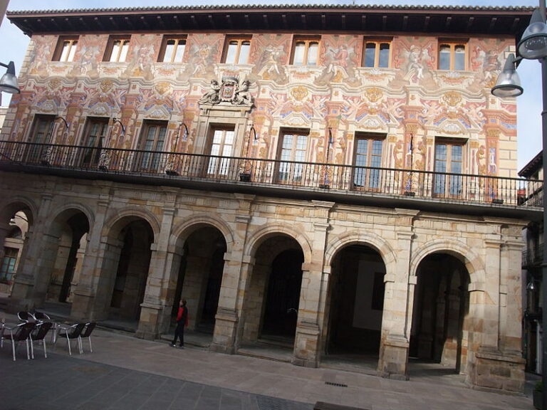 LAB denuncia que el Ayuntamiento de Durango vaya a amortizar la plaza de Técnico de Euskera