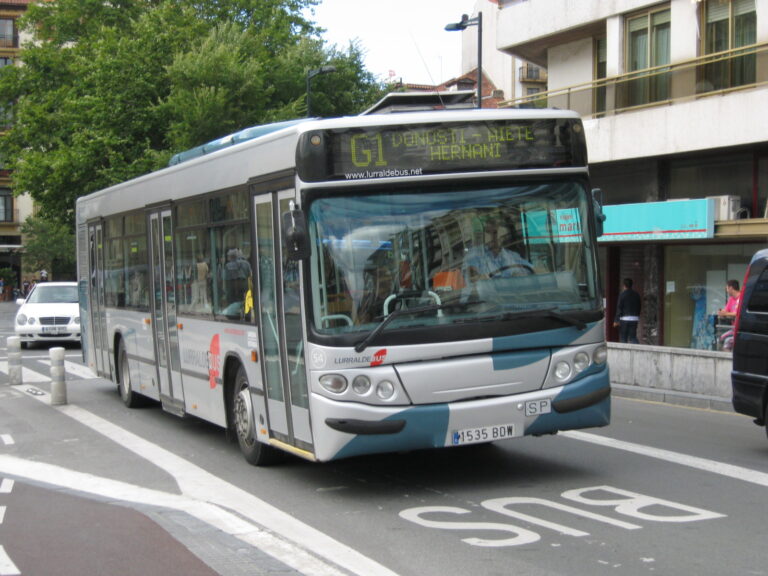LAB no acepta que la Ertzaintza ofrezca formación sobre violencia machista en Lurraldebus