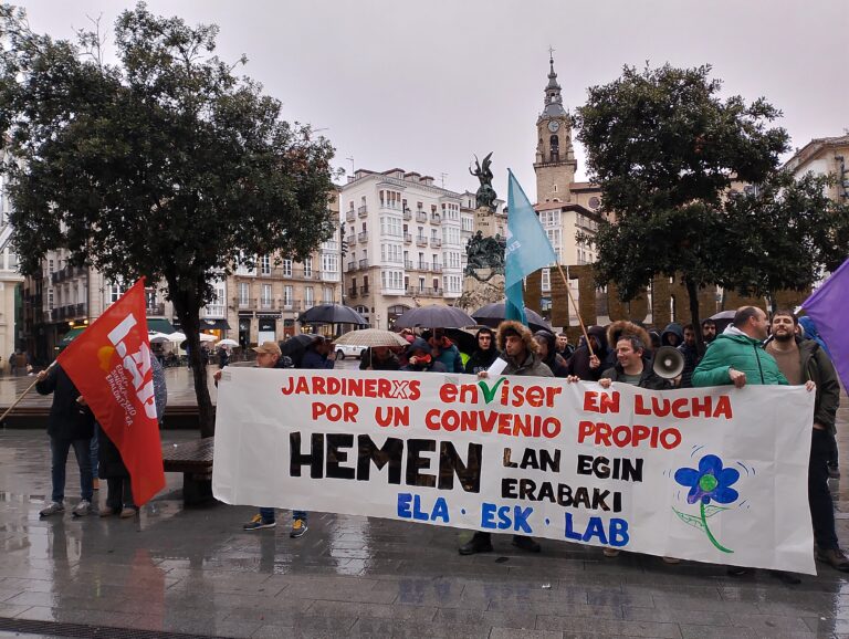 ENVISER-eko langileen mobilizazioak Gasteizko Udaleko lorezainentzako hitzarmen propioaren alde