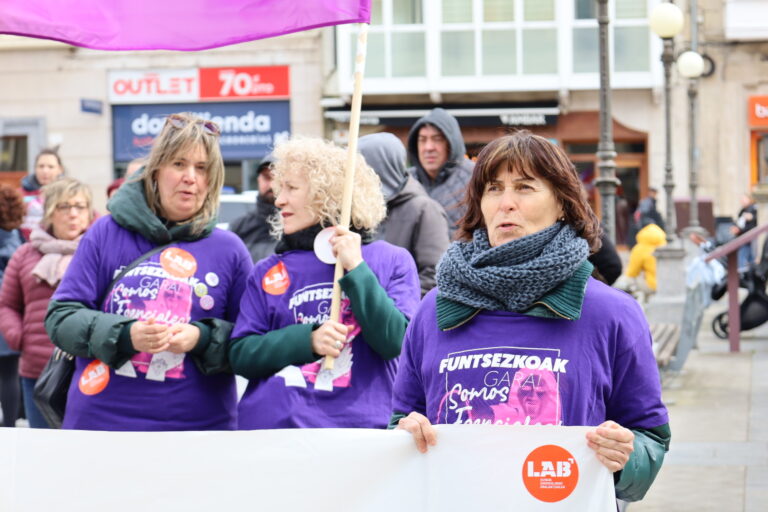 Huelgas y movilizaciones en las residencias de Araba en defensa del convenio provincial y en demanda de un sistema de cuidados público y comunitario