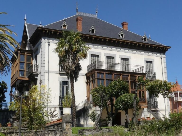 LAB exige al Ayuntamiento de Amurrio equiparar las condiciones laborales de las trabajadoras del Centro Rural de Atención Diurna del municipio a las del sector público