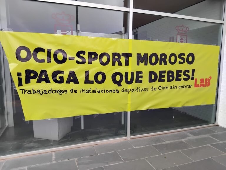 LAB reclama a Ocio Sport el pago de los salarios que le adeuda a la plantilla del polideportivo de Oion