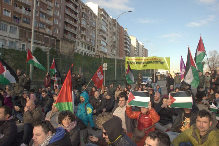 CAFeko hainbat enpresa batzordek Israelekin harreman komertzialak amaitzeko eskatu diote zuzendaritzari