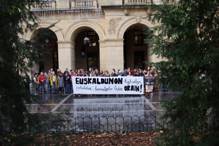 Oldarraldiari erantzuteko eta administrazioaren euskalduntzean jauzi egiteko, mobilizazioak eta ekimenak bultzatuko ditu LABek udazkenean