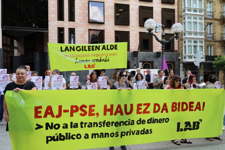 Banketxeei eta eraikuntza enpresei diru publikoz laguntzea etxebizitza politika okerra dela salatu du LABek