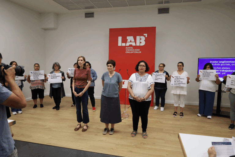 Etxeko langileen negoziazio kolektiborako eskubidearen defentsan Auzitegi Konstituzionalera joko du LABek, eta EAEko eta Nafarroako gobernuei sektorearen egoera hobetzeko neurriak eskatuko dizkie