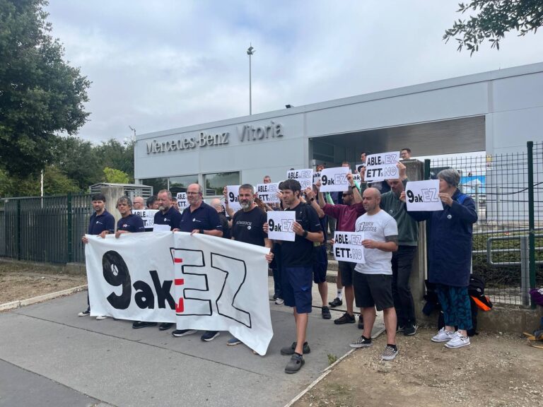 El comité de empresa de Mercedes muestra su repulsa al modelo de turnos de 9 horas