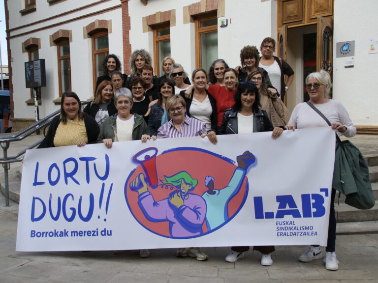 Hernaniko Udaleko langileekin ekiparazioaren aldeko urratsak eman ditu LABek etxez etxeko laguntza zerbitzuan