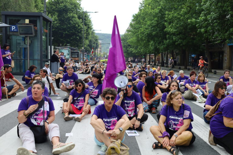 LABek Gipuzkoako helduen egoitzetan ELAk deituriko greba deialdiari atxikimendua adierazi nahi dio