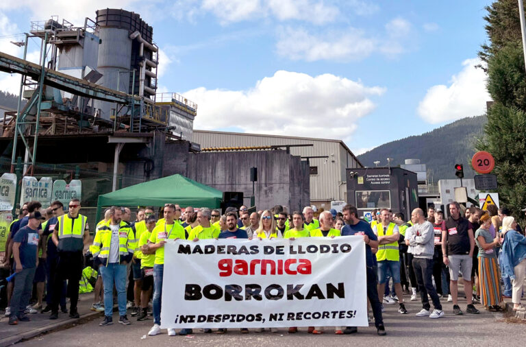 Maderas de Llodio-ko Enpresa Batzordeak zuzendaritzak negoziazioa alde bakarrez ixtea salatu du