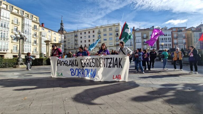 LABek Adinduen egoitzen sektorean greba eguna eta mobilizazioak antolatu zituen atzo