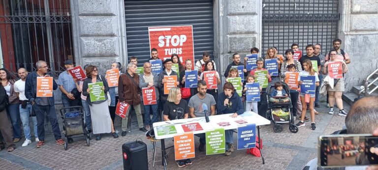 Bilboko alde zaharreko dozenaka bizilagunen mezua funts putreei: “Atera zuen negozioak gure etxeetatik”