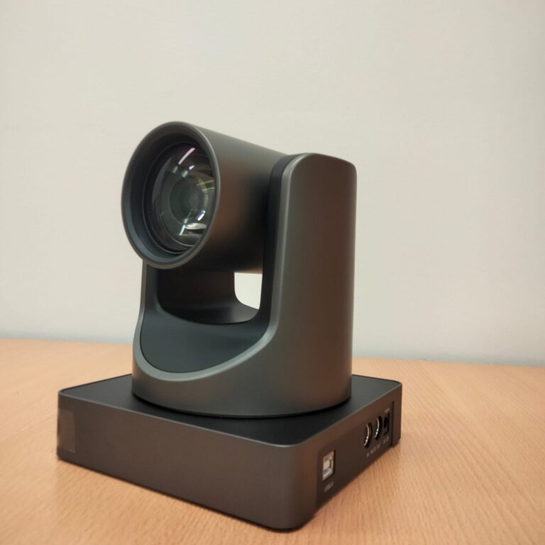 Eusko Jaurlaritzako Hezkuntza Saila ikastetxe publikoetan kamerak instalatzen hasi da, hezkuntza komunitatearen onarpenik gabe eta informaziorik helarazi gabe