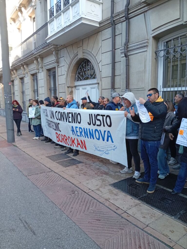 Fibertecnic-eko langileek greba mugagabea egitea erabaki dute