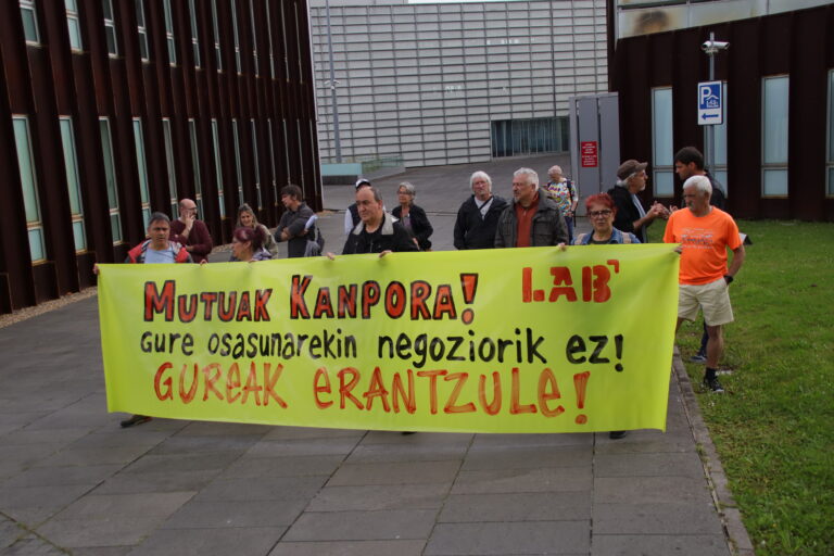 LABek salatu du EAJk eta PSEk elikatzen dituztela Mutualitateek dibertsitate funtzionala duten langileekin dituzten praxi txarrak