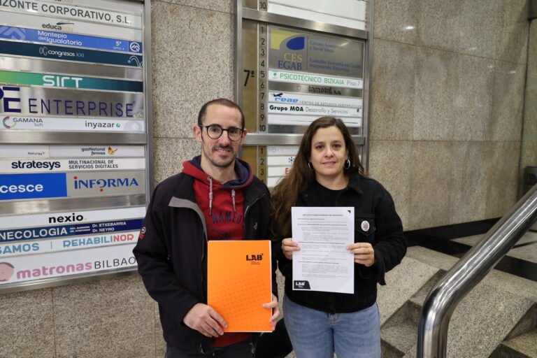 Noel d’Anjou Ogasun Sailburuak Confebasken neurrira egindako aurrekontuak defendatu ditu Euskadiko Ekonomia eta Gizarte Arazoetarako Batzordean