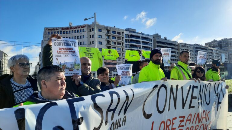 Los sindicatos denuncian el bloqueo patronal al primer convenio de jardinería del Ayuntamiento de Pamplona