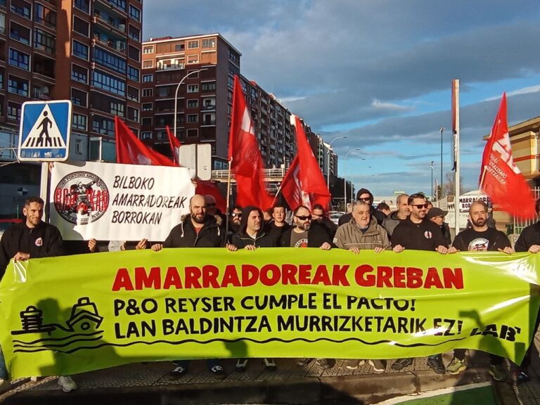 Justiziak geldiarazi du Bilboko Portuko amarratzaileei ezarritako funtsezko aldaketa