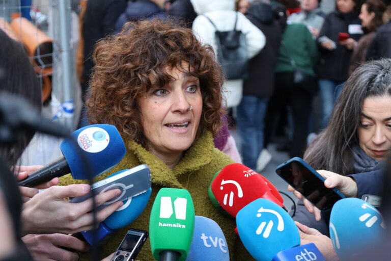 ELAk eta LABek Confebaski negoziatzeko legezko obligazioa bete dezala eskatu diote EAEko Auzitegi Nagusian