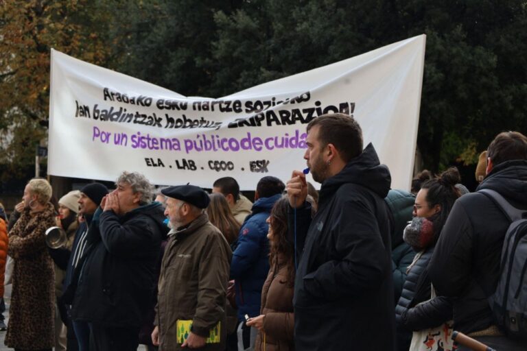 LAB, ELA, CCOO eta ESK-k aurrerapausoak eskatu dituzte Arabako esku-hartze sozialeko hitzarmenaren negoziazioan, eta grebak iragarri dituzte