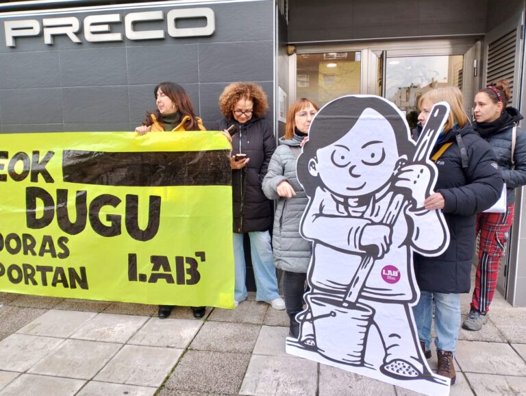 Arabako eraikinen eta lokalen garbiketako hitzarmenean adostutako aurre-akordioak amore ematea dakar, eta sektorea prekarietatera kondenatzen du