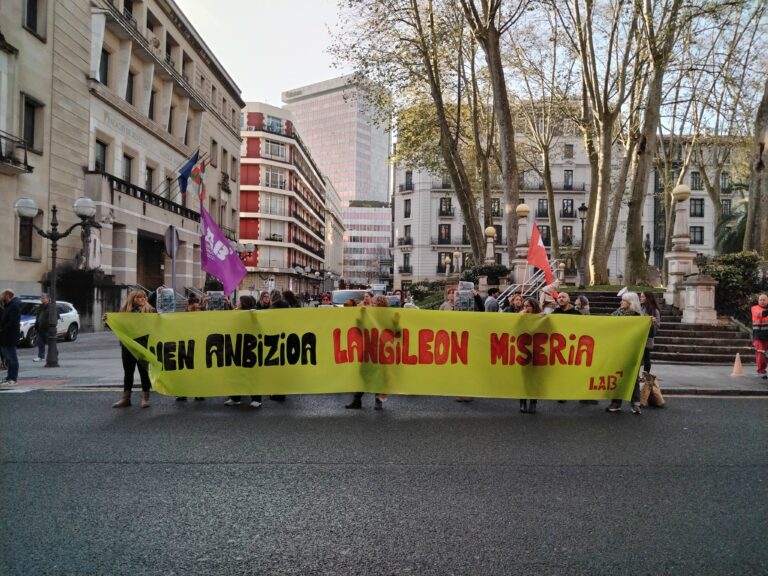 LAB llama a la huelga en los comedores de las escuelas públicas de la CAV