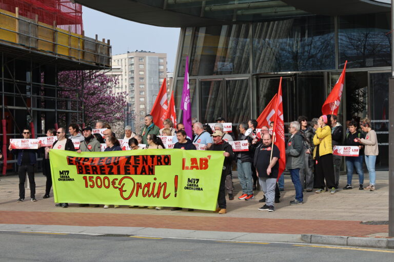 Enplegu Zentro Berezietako langileek salatu dute Confebaskek uko egin diola LGS propio bat negoziatzeari