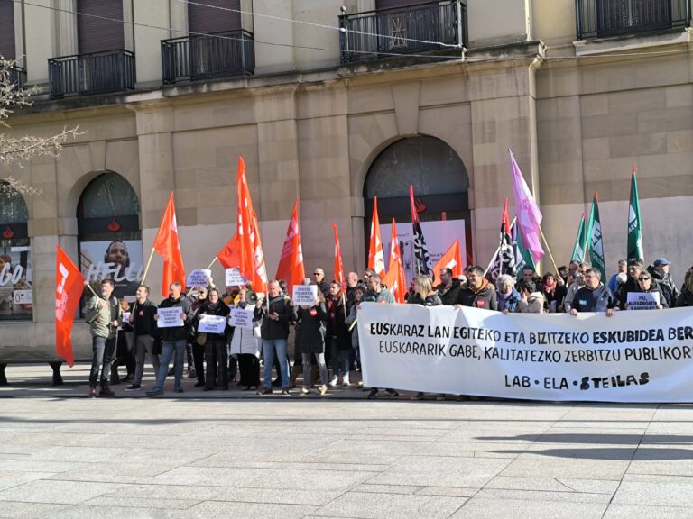 LAB ha reclamado ante el Gobierno de Nafarroa que se garantice el derecho a vivir y trabajar en euskera