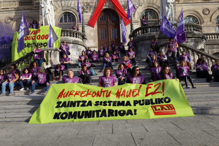 LABek hitzaldiak eta erakusketa ibiltaria antolatu ditu Idazkaritza Feministaren 30. urteurrenean