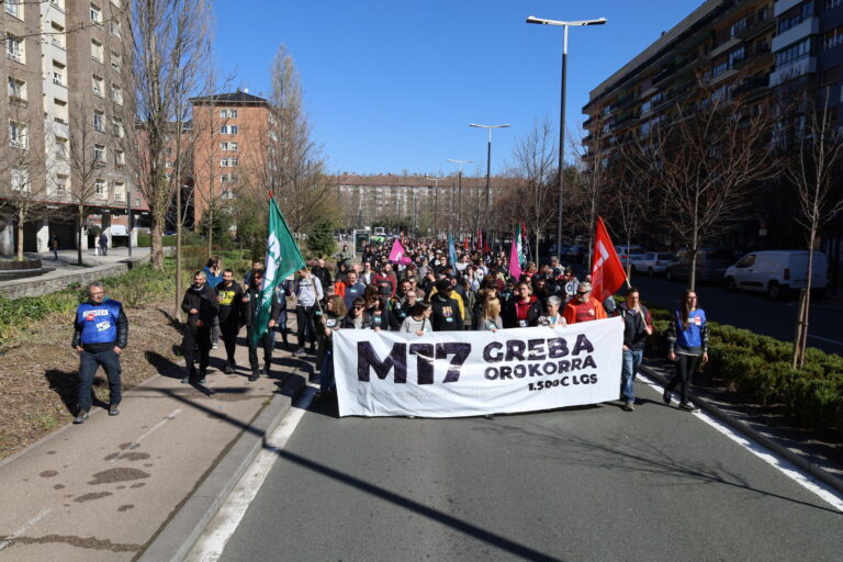 Goizean zehar grebaren jarraipen zabala zerbitzu publikoetara, hezkuntzara eta beste sektoreetara hedatu da