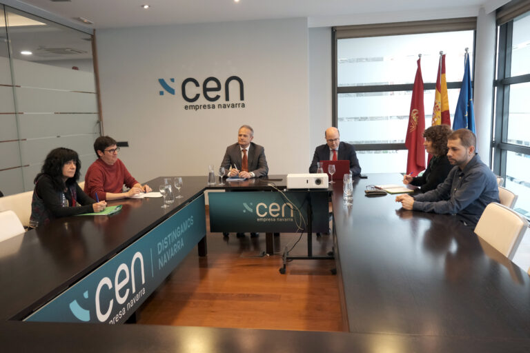 LAB eta ELA sindikatuek martxoaren 25erako beste deialdi bat jakinarazi diote CEN patronalari, Nafarroan gutxieneko soldata negoziatzera esertzea exijituz