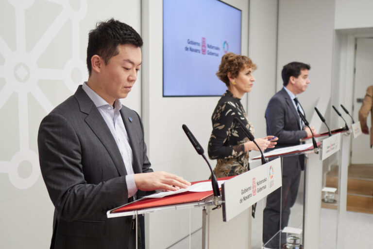 Hithium enpresa Nafarroara etortzea bertako industriarentzat eta sektoreko langileentzat berri gazi-gozoa da