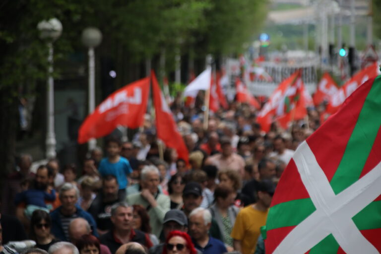 Aberri Eguna 2026. Burujabetza. Gerrarik ez. Eskubideak