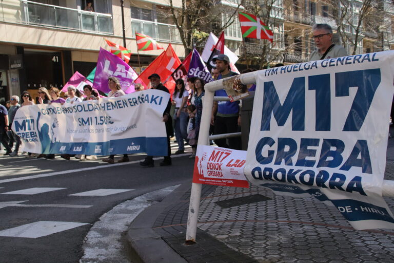 LABek kritikatu du Pradalesek aipamenik egin ez izana gutxieneko soldata ezartzeko eskumenari Sanchezekin izan duen bileran