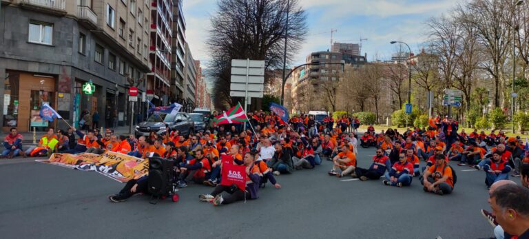 Tubos Reunidosen, duintasunak, koherentziak eta klase-borrokak irabazi dute xantaiaren, mehatxuaren, beldurraren eta posibilismoaren aurrean