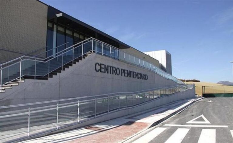 LAB sindikatuak positiboki baloratu du Administrazioak erabaki izana EAEko espetxeetan ekainaren 1etik aurrera ez direla 24 ordutako txanda kateaketak onartuko