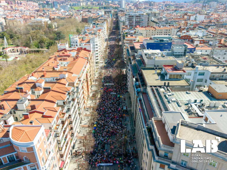 La intención del Gobierno Vasco de institucionalizar el diálogo social muestra el fracaso de un modelo