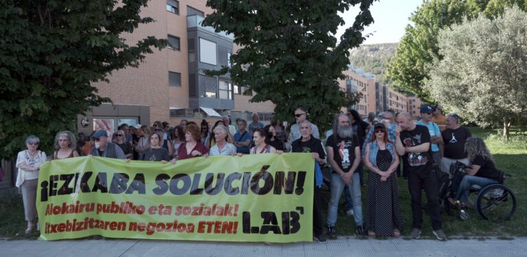 Ezkabako 190 etxebizitza deskalifikatuko dituztela ohartarazi du LABek eta etxebizitza eskubidea bermatzeko premiazko neurriak exijitu ditu