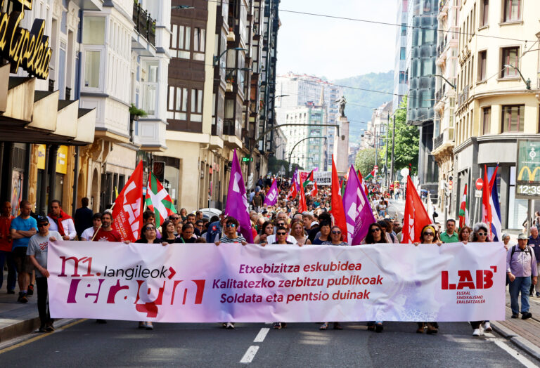 [GALERÍA DE FOTOS]: Hemos reivindicado políticas de redistribución y medidas a favor de los trabajadores y las trabajadoras en 26 manifestaciones por toda Euskal Herria